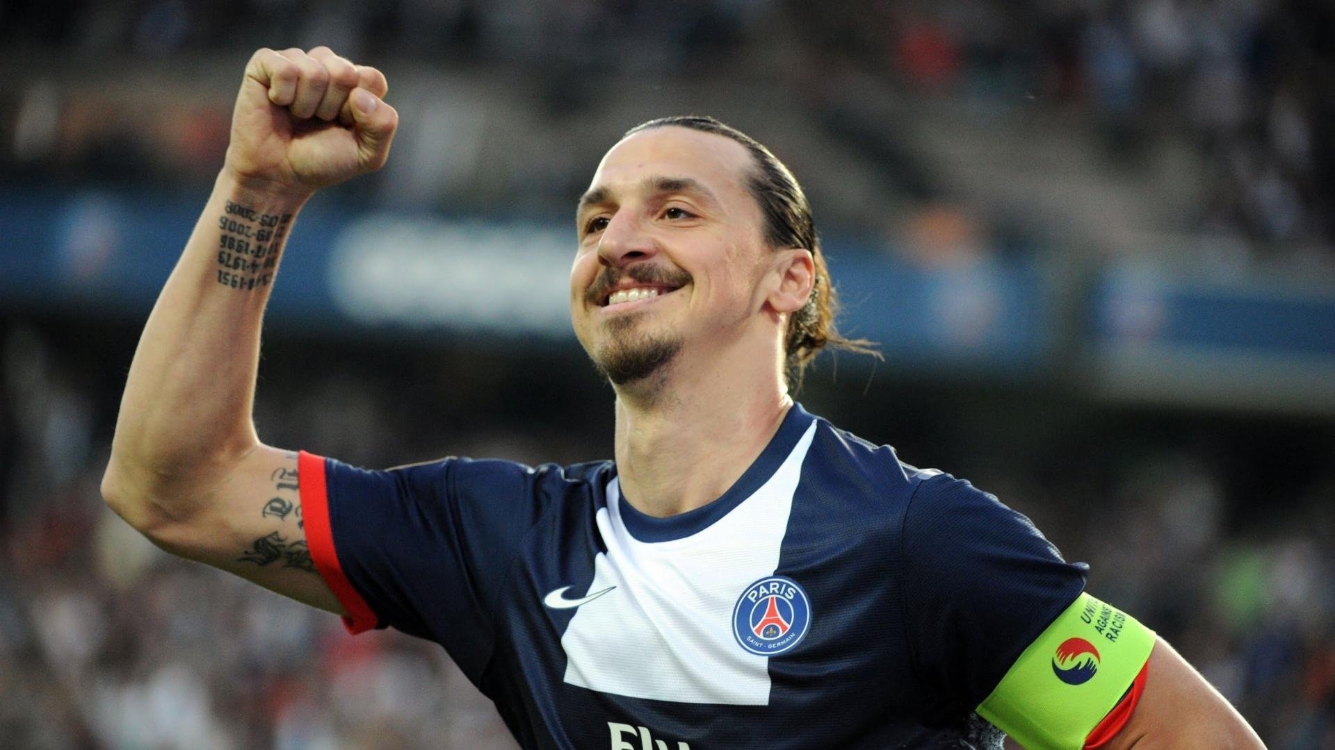 赛道上的贵族与斗士,阿斯顿马丁鏖战雷诺,勒克莱尔状态火热点燃赛场