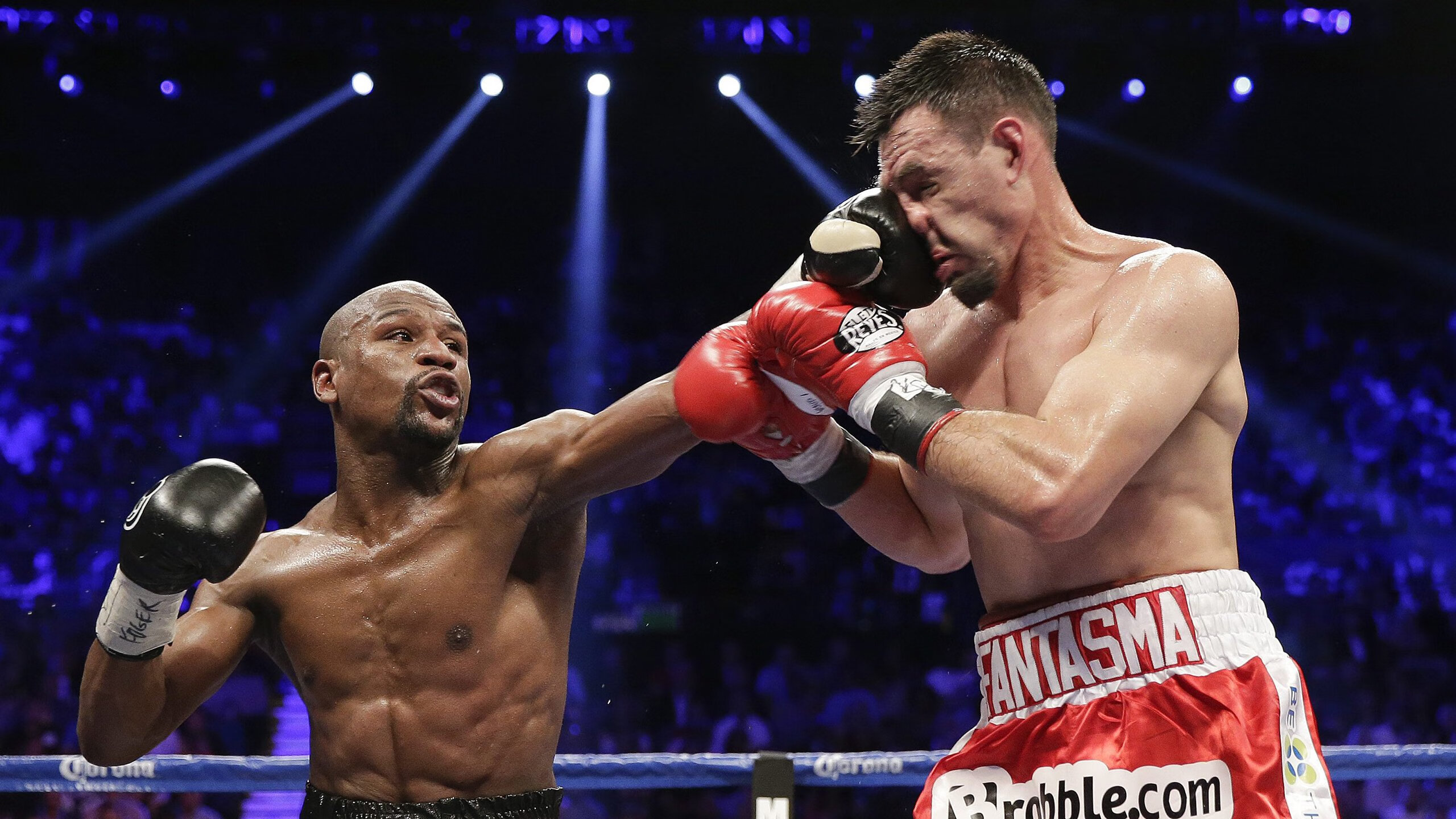 孤星闪耀,拉塞尔绝境点燃赛场,梅赛德斯力克哈斯书写团队唯一性