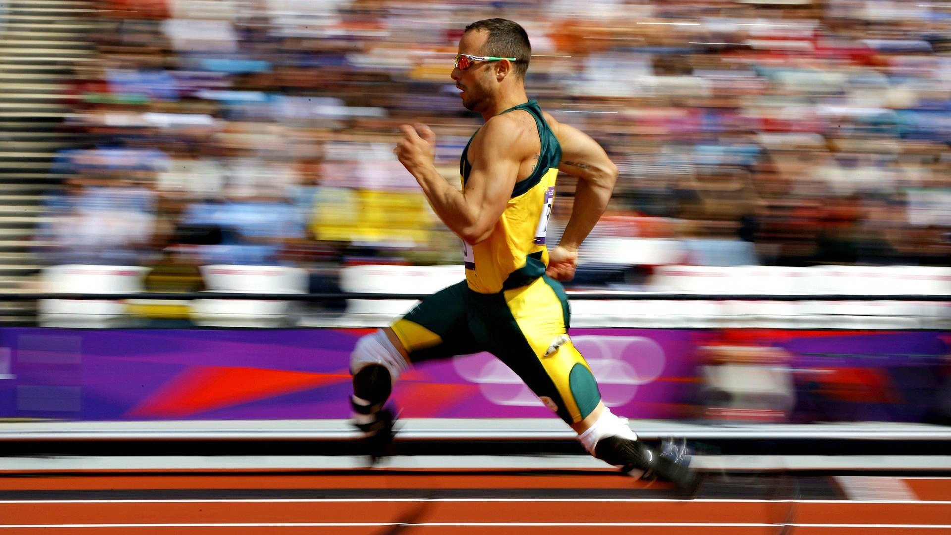 赛道上的绝对主宰,勒克莱尔状态火热,梅赛德斯完胜雷诺车队